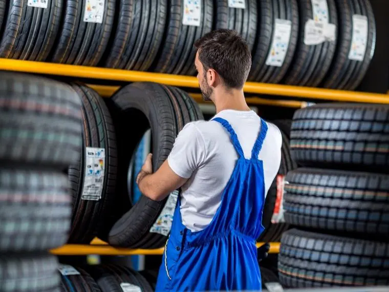 Özbek Oto Lastikçi